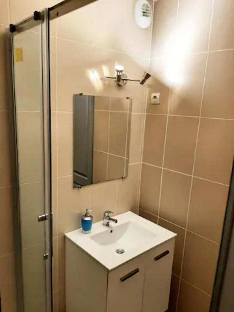 Apartmán Le Petit Charmeur, Parking, Wifi, Gare Flers  Exteriér fotografie
